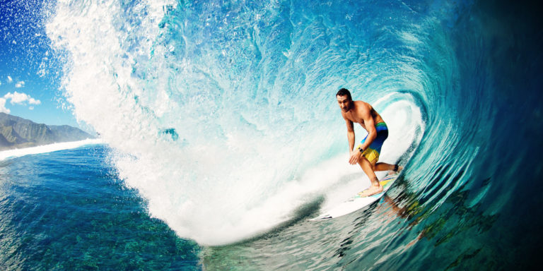 Surfing: Δαμάζοντας τα κύματα στην Κρήτη